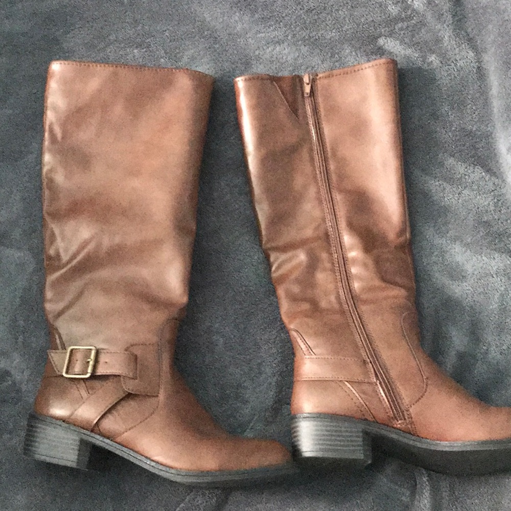 Riding boots
